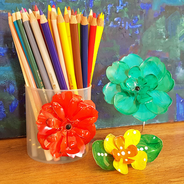 Making flowers using clear craft plastic or Transparencies 