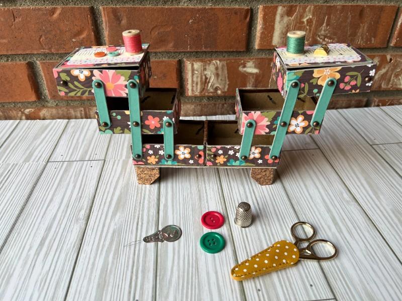 Feb.-Lolly-Photo-5-Cantilever-box-CBDT_edited