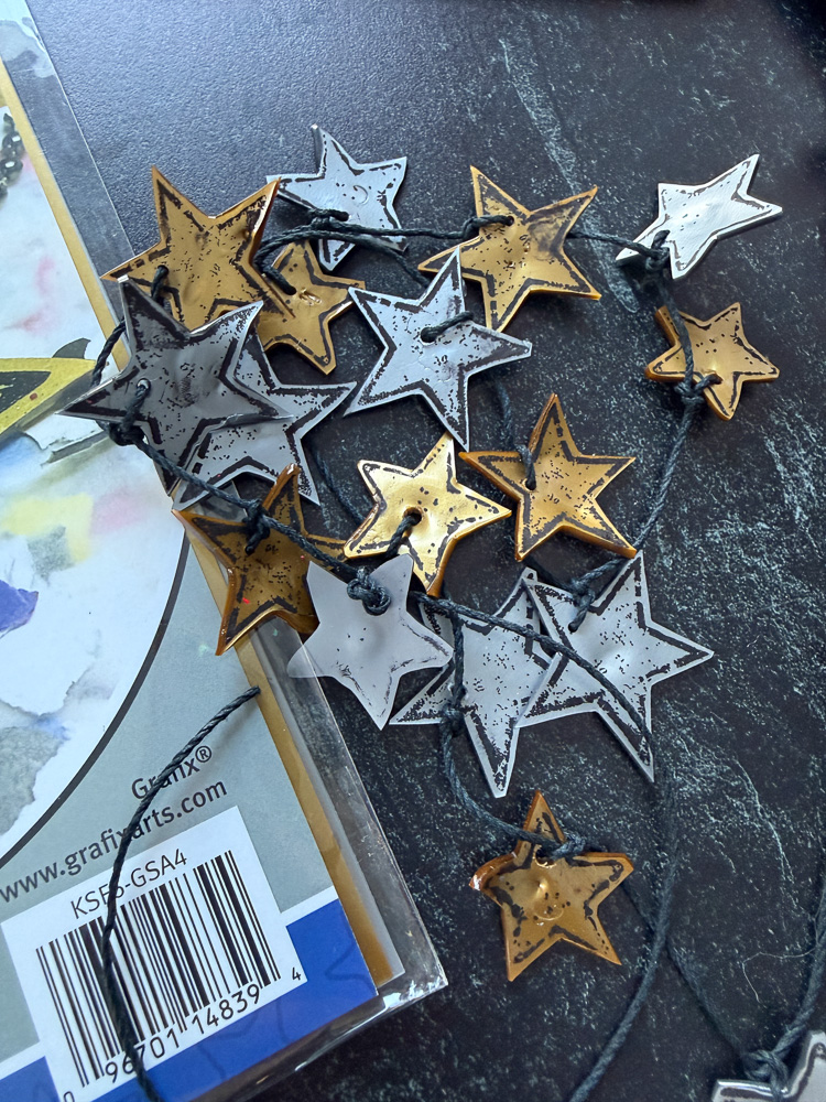 Dec 2025 Chieron Star Garland HFM Photo 3