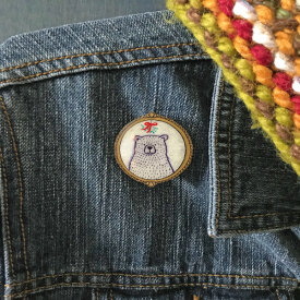 Metallic Shrinkable Holiday Brooch